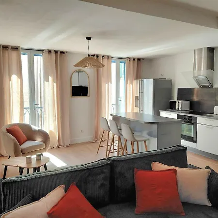 Renovated Apartment, Hyper Center, Private Parking *