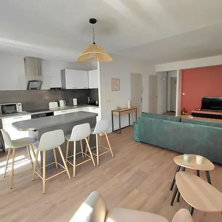 דירה Renovated Apartment, Hyper Center, Private Parking פרפיניין