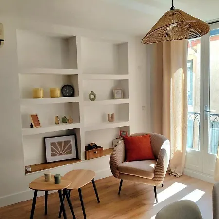 Renovated Apartment, Hyper Center, Private Parking *