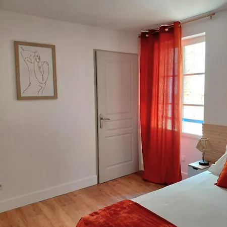 דירה Renovated Apartment, Hyper Center, Private Parking *