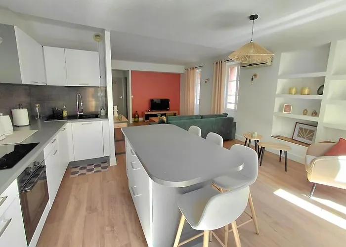 Renovated Apartment, Hyper Center, Private Parking Appartement *