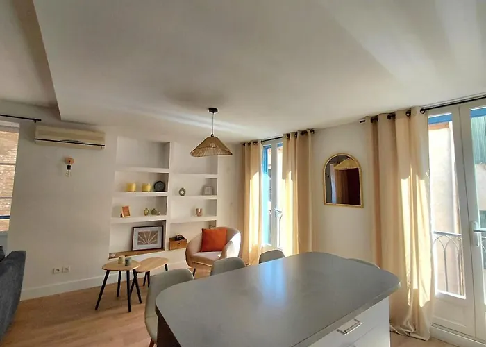 Renovated Apartment, Hyper Center, Private Parking Appartement